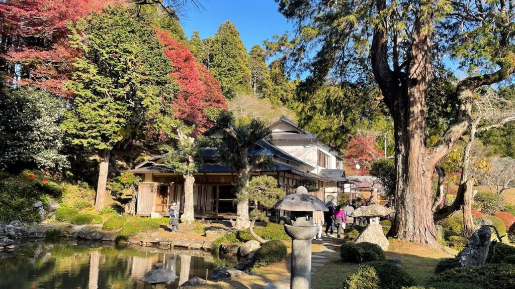 煙雲館の紅葉?