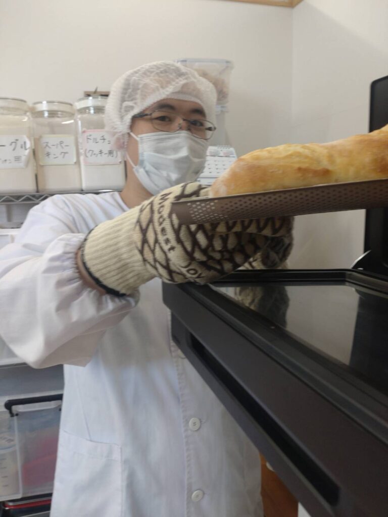 フランスパンが焼けました！